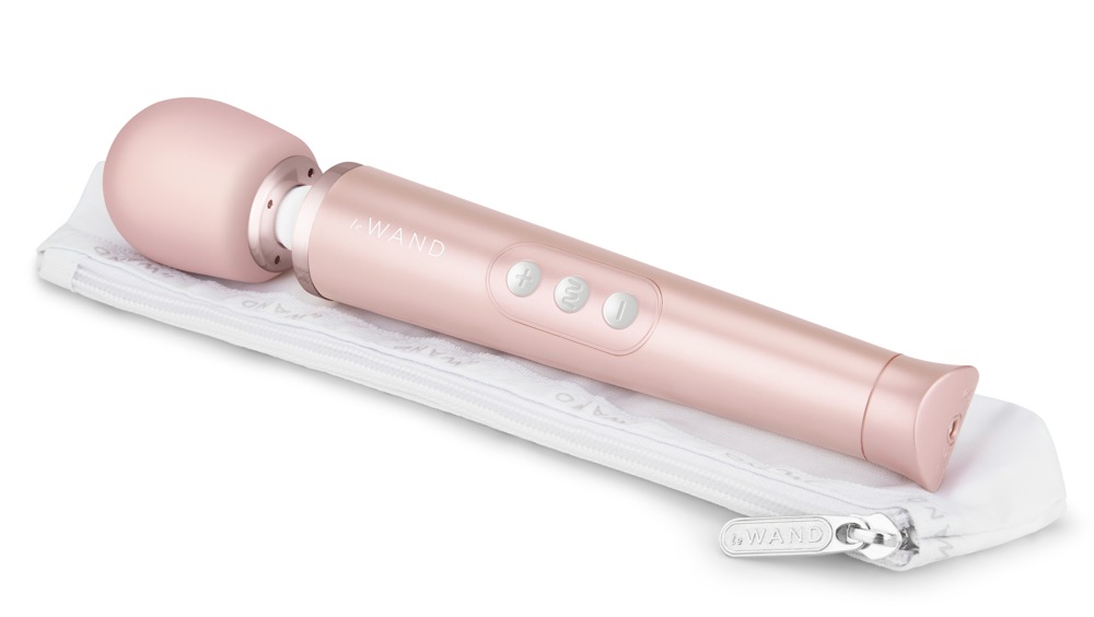 Le Wand Petite rechargeable massager