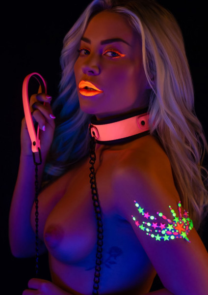 TABOOM Glow In The Dark Collar and Chain Lasch