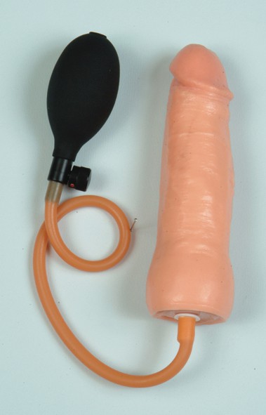 RÉEL Penis 18cm mit Pumpe